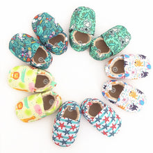 Load image into Gallery viewer, Soft Infant Cute Crib Shoes